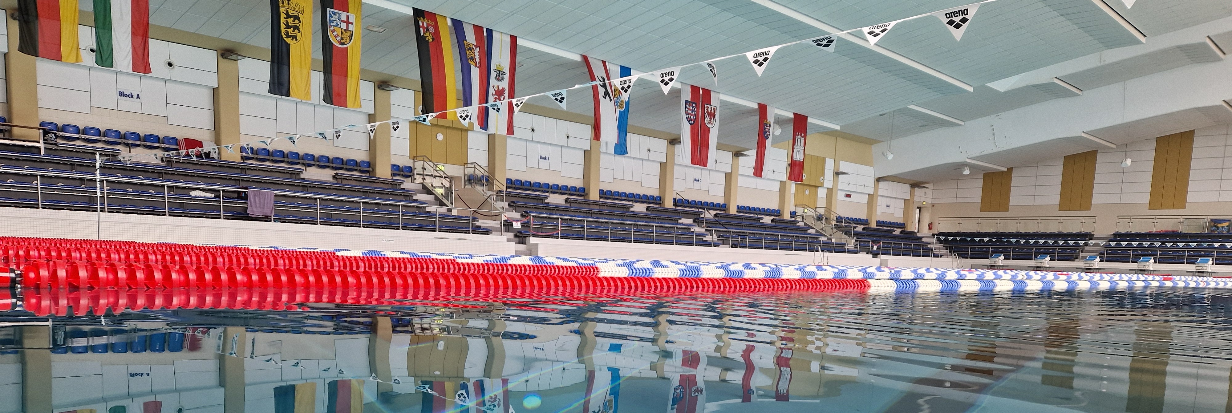 Schwimmhalle